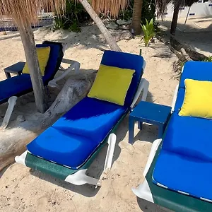 Apartamento Beachfront Hammock Heaven