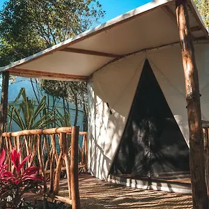 huaya-camp.tulum-hotels.net/